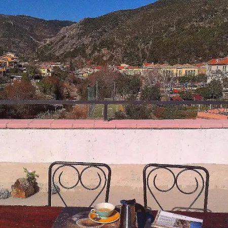 Coffee Time Apartment Cisano sul Neva